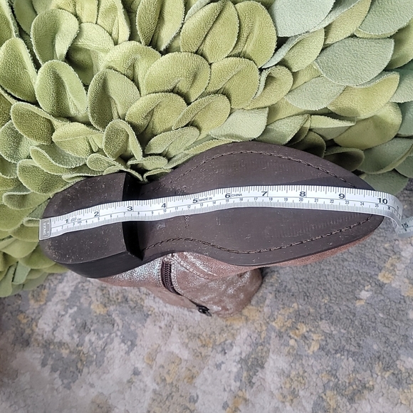 Seychelles Ankle Boots - Suede & Silver Metallic Chelsea Style Western - Picture 4 of 14